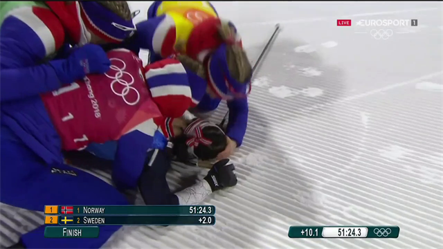 Bjoergen nella leggenda: trascina la Norvegia all'oro in staffetta Bjoergen nella leggenda: trascina la Norvegia all'oro in staffetta