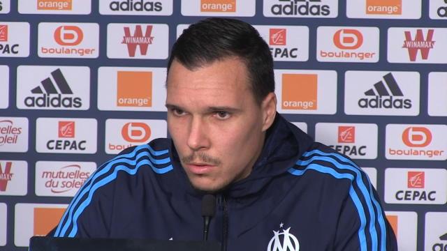 Pelé : ''J'échange beaucoup avec Mandanda'' Pelé : ''J'échange beaucoup avec Mandanda''