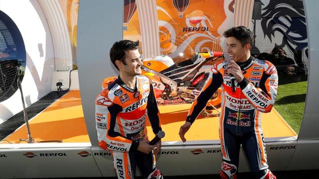 Márquez y Pedrosa visten de gala en Yakarta a su equipo Repsol Honda 2018