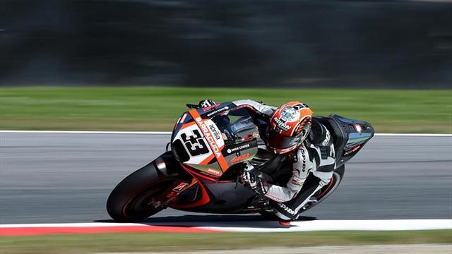 Doblete de Melandri en Phillip Island; Podio para el español Forés