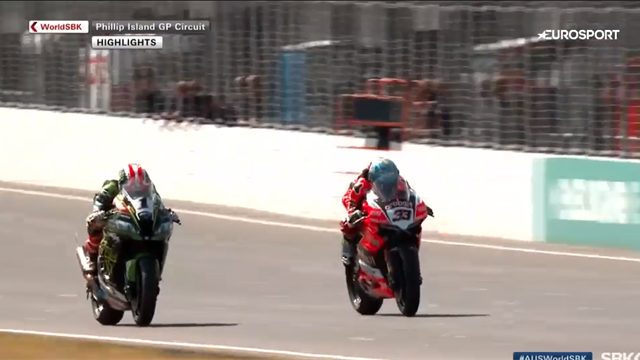 Melandri vince anche gara-2 di 21 millesimi: ecco l'ultimo giro trionfale di Marco Melandri vince anche gara-2 di 21 millesimi: ecco l'ultimo giro trionfale di Marco