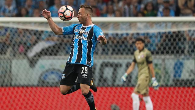 Le Barça officialise enfin Arthur... pour 30 millions (et 9 de bonus)