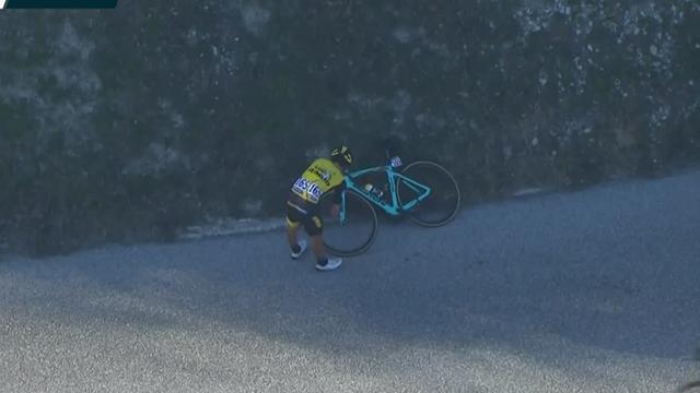Selbst schuld: Roglic fährt Vordermann auf und stürzt Selbst schuld: Roglic fährt Vordermann auf und stürzt