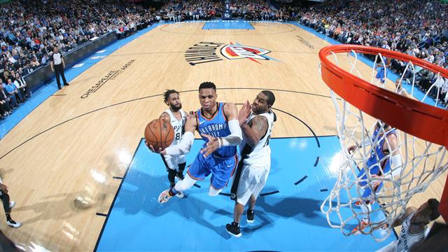 Westbrook accable San Antonio