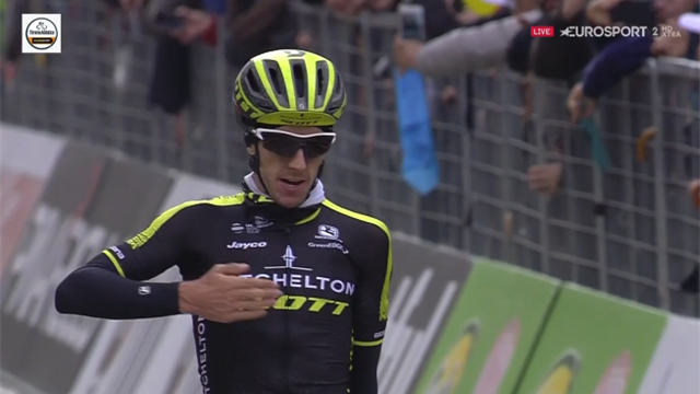 Adam Yates vince a Filottrano davanti a Sagan, Kwiatkowski nuovo leader Adam Yates vince a Filottrano davanti a Sagan, Kwiatkowski nuovo leader