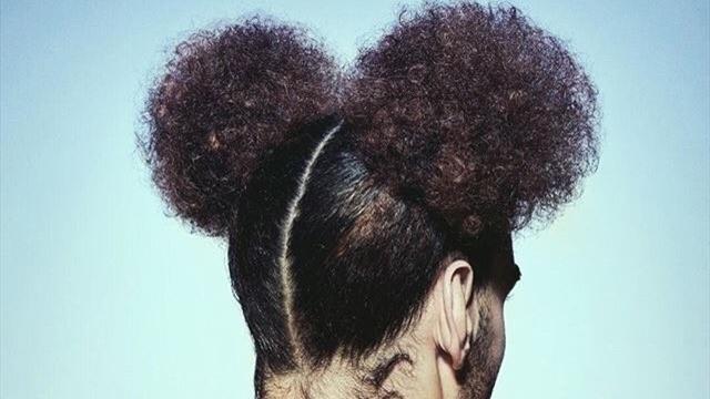 Кислотная прическа Феллайни, с которой он подцепит какую-нибудь Минни Маус