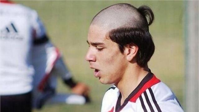 Zum Wegrennen! Die Top 10 der fiesesten Fußballer-Frisuren Zum Wegrennen! Die Top 10 der fiesesten Fußballer-Frisuren