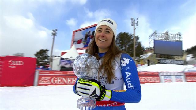Une descente parfaitement gérée et Goggia a pu soulever son trophée Une descente parfaitement gérée et Goggia a pu soulever son trophée