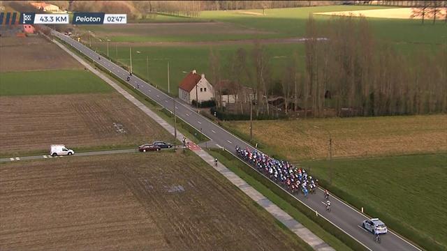 Nokere Koerse: Cesare Benedetti va sulla pista ciclabile e viene bacchettato Nokere Koerse: Cesare Benedetti va sulla pista ciclabile e viene bacchettato