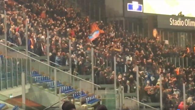 Фанат «Ромы» приперся на матч с «Шахтером» с флагом ДНР