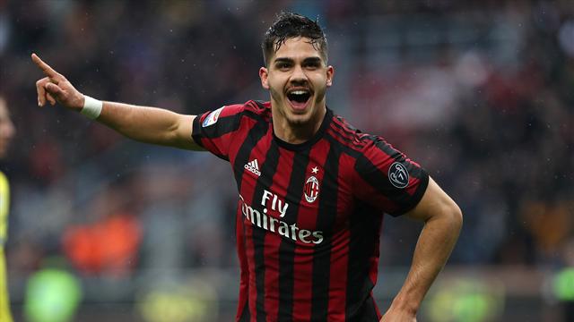 Il Milan è già un ricordo: Andrè Silva a Siviglia per visite mediche e firma
