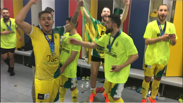Copa de España: Nos colamos en el vestuario del Jaén, eufórico tras conquistar el título Copa de España: Nos colamos en el vestuario del Jaén, eufórico tras conquistar el título