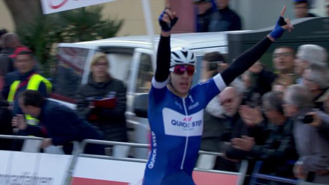 Watch Hodeg's powerful sprint win in Volta a Catalunya Watch Hodeg's powerful sprint win in Volta a Catalunya