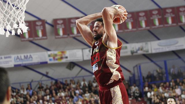 Venezia vince in volata il remake della finale scudetto, Virtus Bologna all'8° successo di fila