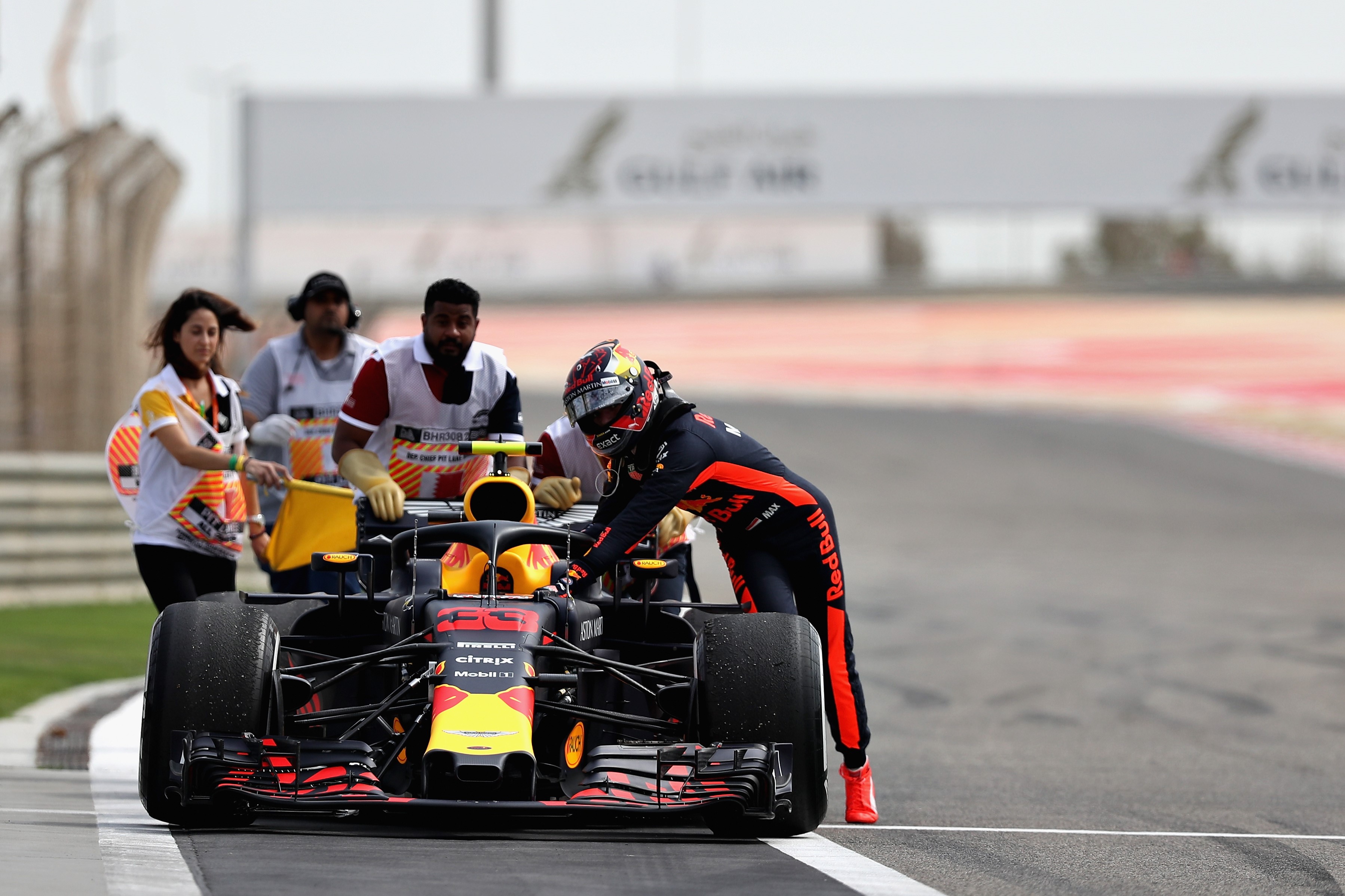 Max Verstappen (Red Bull) lors des essais libres 1 au Grand Prix de Bahreïn 2018