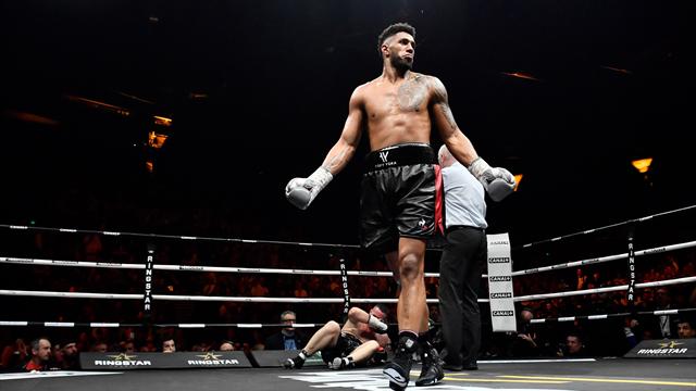 Yoka poursuit sa route