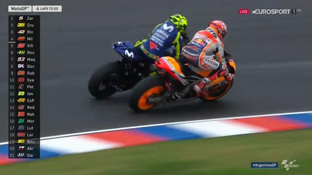Weltmeister außer Kontrolle! Márquez schießt Rossi ab Weltmeister außer Kontrolle! Márquez schießt Rossi ab