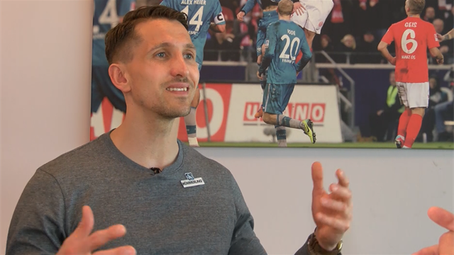 Exklusiv | Adler: "Moderner Fußball wird zu 80% im Kopf entschieden" Exklusiv | Adler: "Moderner Fußball wird zu 80% im Kopf entschieden"