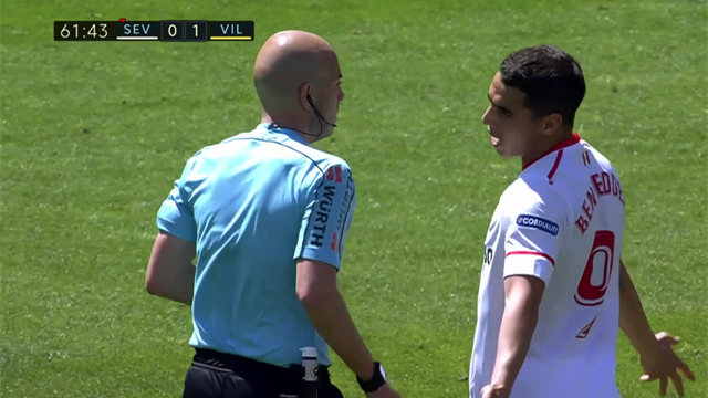 Ben Yedder est venu réclamer un jaune à l’arbitre, il en a récolté deux… contre lui !
