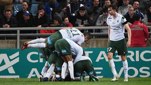 Les Verts planent toujours, Metz décolle, Lille se crashe