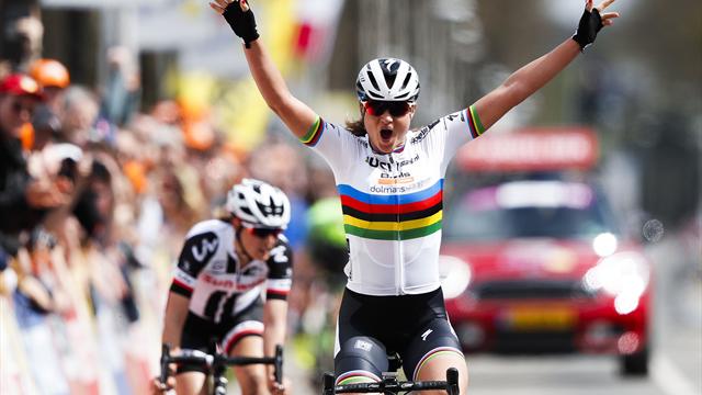 Amstel Gold Race: laatste winnende kilometer Chantal Blaak Amstel Gold Race: laatste winnende kilometer Chantal Blaak