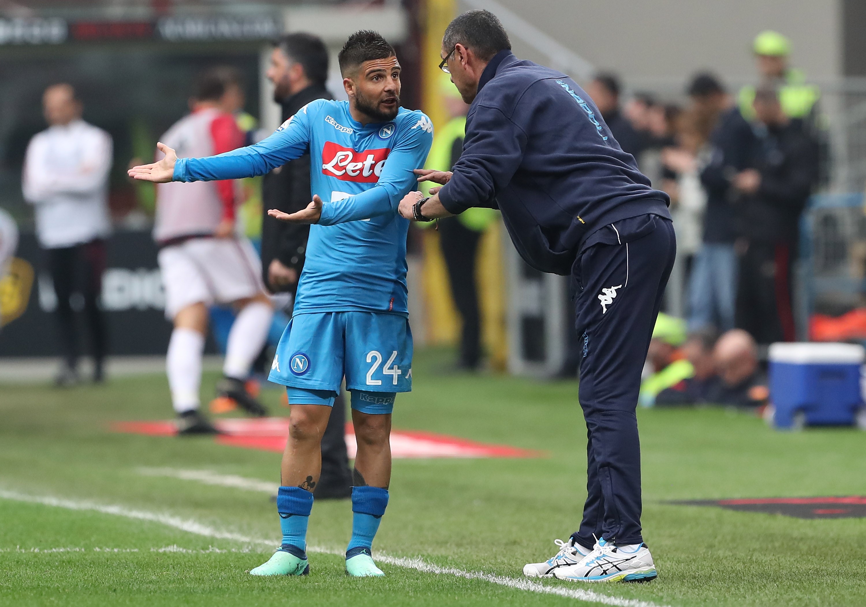 Lorenzo Insigne et Maurizio Sarri lors de la rencontre entre l'AC Milan et le Napoli en Serie A