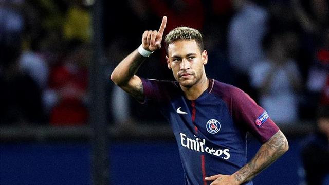 Neymar felicita a sus compañeros del PSG desde Brasil
