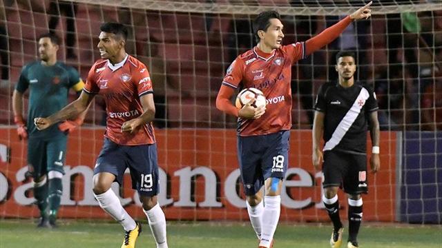El Wilstermann golea y lidera la serie A del torneo boliviano de fútbol