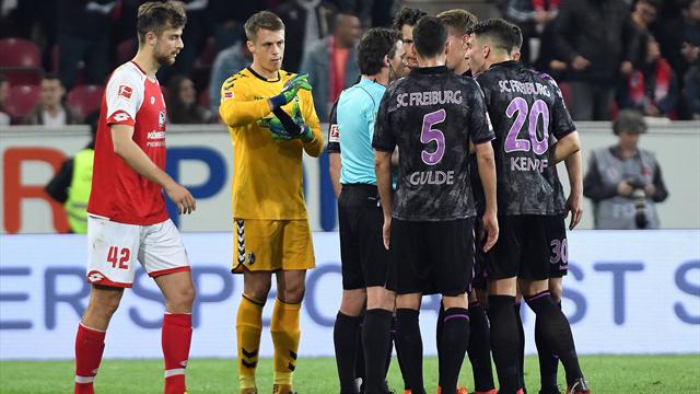 Der kurioseste Elfmeter der Geschichte! Mainz trifft in der Halbzeit