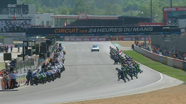 Le Mans 24 hours race: Riders sprint for bikes at start of marathon event Le Mans 24 hours race: Riders sprint for bikes at start of marathon event