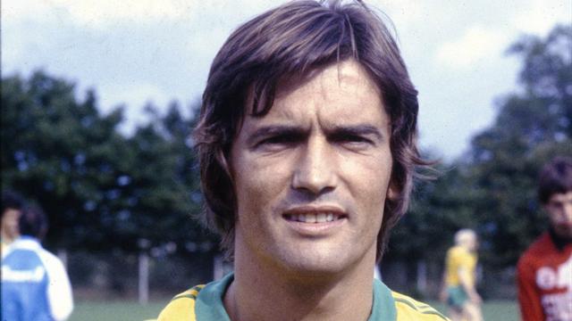 Le superbe hommage du FC Nantes à Henri Michel sur la pelouse de la Beaujoire