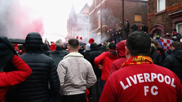 Deux supporters de l'AS Rome inculpés après l'agression d'un fan de Liverpool