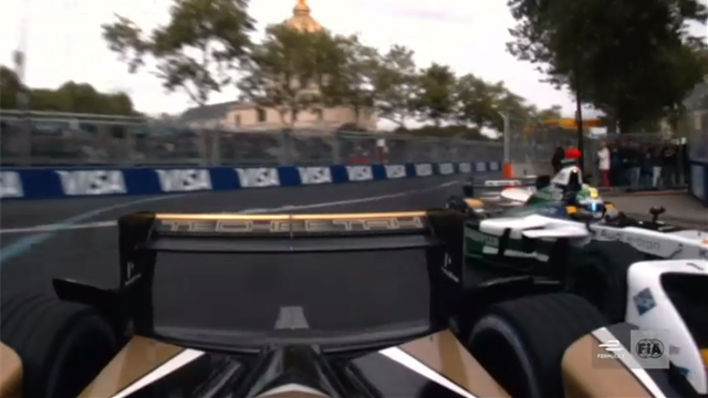 Lotterer était prêt à tout pour ralentir Di Grassi... même à le tasser ! Lotterer était prêt à tout pour ralentir Di Grassi... même à le tasser !