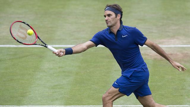 Roger Federer torna in campo a Stoccarda, a caccia di nuovo del numero 1