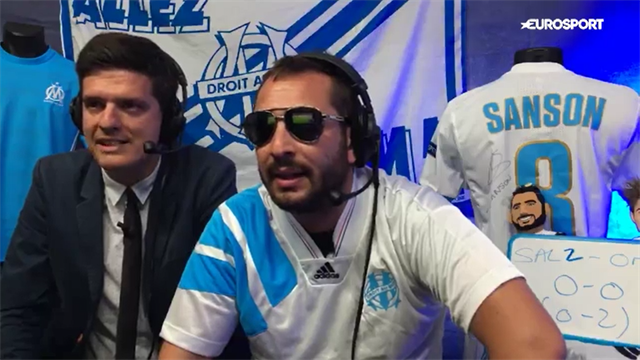 "La Red Bull, on la boit", "Front de bois": Bengous a stressé comme jamais en commentant le match "La Red Bull, on la boit", "Front de bois": Bengous a stressé comme jamais en commentant le match