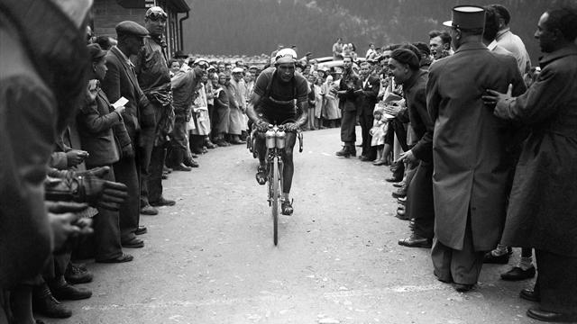 I giorni in cui Gino Bartali salvò l'Italia e si prese il Tour I giorni in cui Gino Bartali salvò l'Italia e si prese il Tour