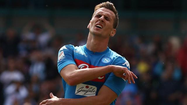 Napoli: Milik lascia il ritiro della Polonia, lesione ai muscoli addominali da valutare