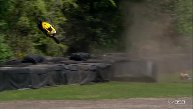 Heftiger Abflug: Wenn das Bike plötzlich in den Wald fliegt Heftiger Abflug: Wenn das Bike plötzlich in den Wald fliegt
