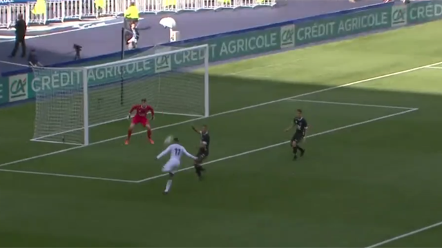 Troyes ouvre le score d’une jolie reprise de volée