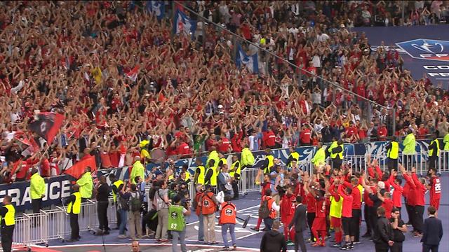 Les Herbiers l’ont bien mérité : leur magnifique clapping avec leurs supporters