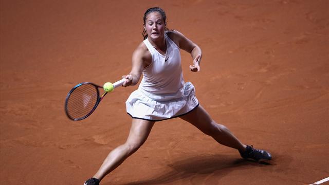 Касаткина в упорной борьбе прошла Мугурусу и пробилась в четвертьфинал