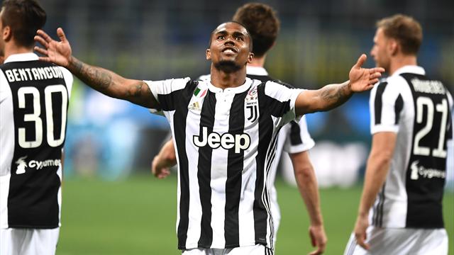 Ufficiale: la Juventus ha riscattato Douglas Costa Ufficiale: la Juventus ha riscattato Douglas Costa