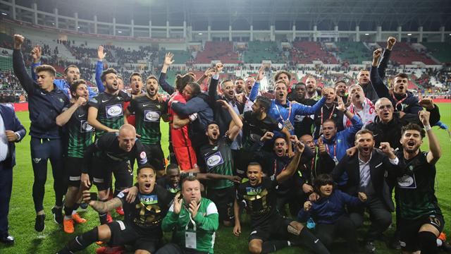Teleset Mobilya Akhisarspor'dan tarihi başarı