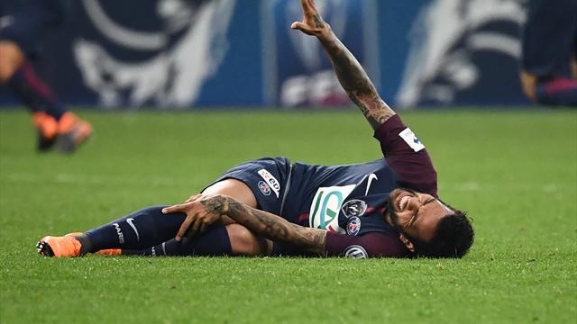 Dani Alves a été opéré du genou droit