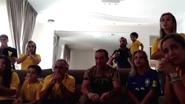 A l’annonce de sa sélection dans le 23 Brésiliens, Fagner et sa famille ont explosé de joie