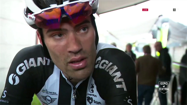 Tom Dumoulin komt met de schrik vrij na loodzware tiende etappe Giro
