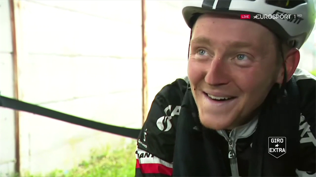 Sam Oomen tevreden na tiende etappe Giro: 'Deze gaat de boeken in.'