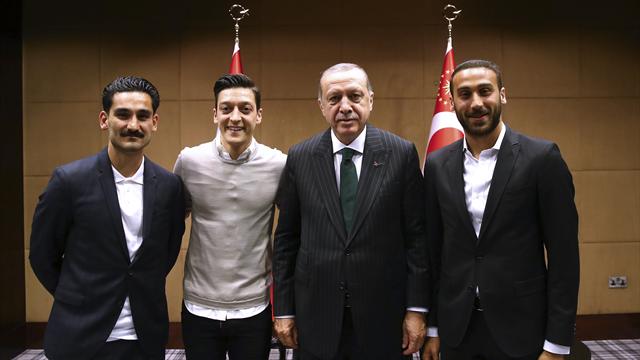 RTL-Forsa-Umfrage: 61 Prozent gegen Treffen von Özil und Gündogan mit Erdogan