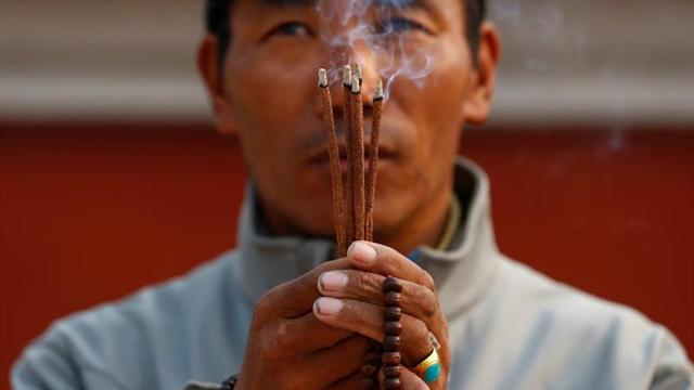 El nepalí Kami Rita marca un nuevo récord al coronar el Everest 22 veces