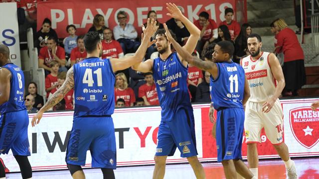 Brescia graffia anche in gara 3 beffando una Varese orgogliosa: prima semifinale di sempre